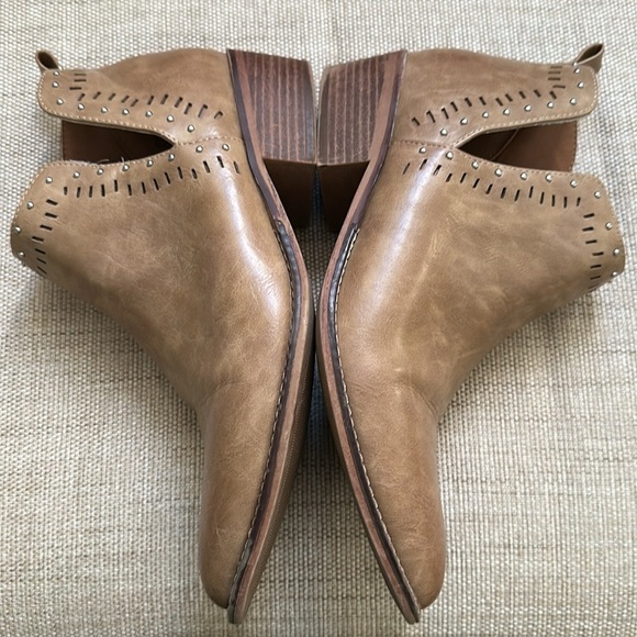 Madden Nellie Ankle Boots Laser Cut Out design Studded Block Heel Almond Toe - Picture 7 of 15